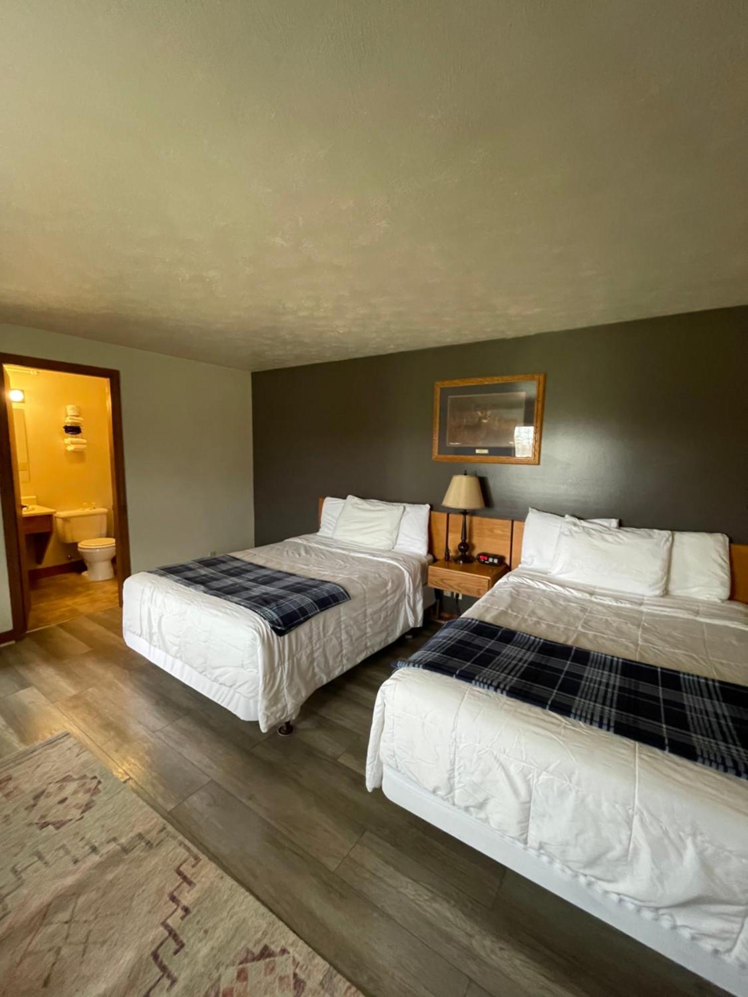 Motel Spillover And 3*